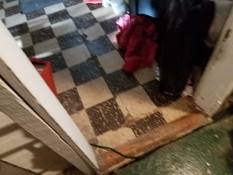 Asbestos floor tiles